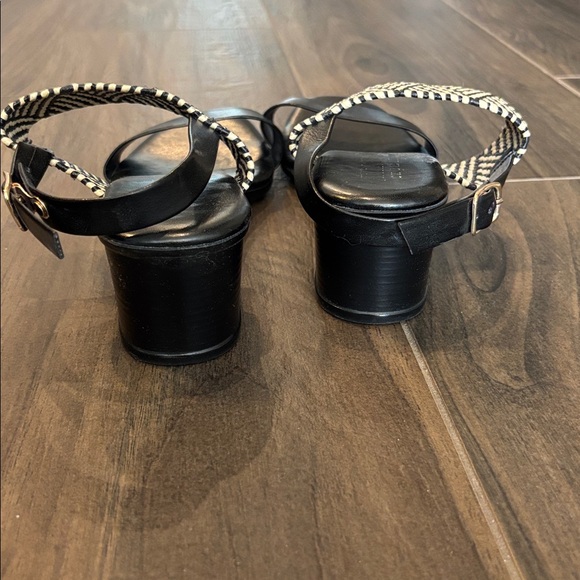 Black Faux Leather Strap Sandals with Woven Black & White Ankle Strap size 7.5 - Picture 2 of 3